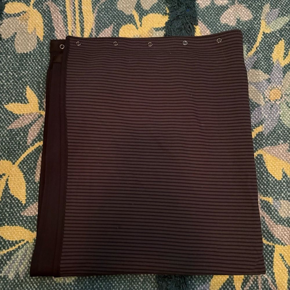 Lululemon Vinyasa Scarf Striped Black and Gray snap Reversible